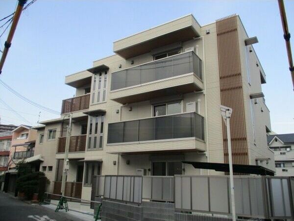 三国本町メディエートプラザの外観