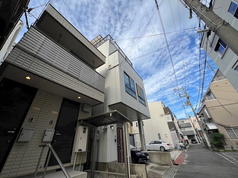 クローバーハイツ若菜の外観