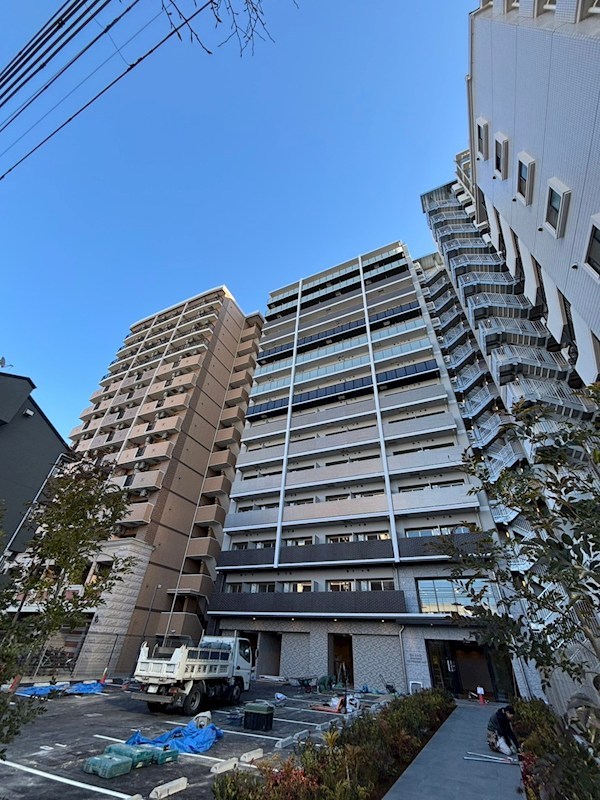 エスリード新大阪ザ・プレミアEASTの外観