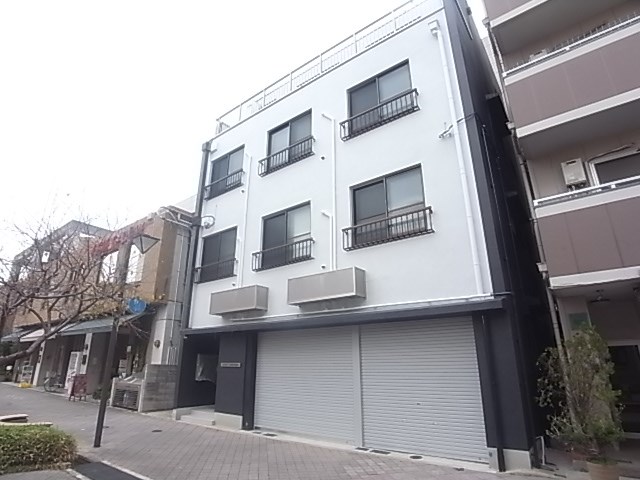 イースト西代の外観