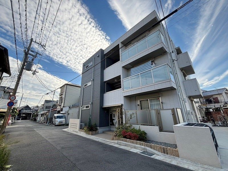 D-room西難波の外観