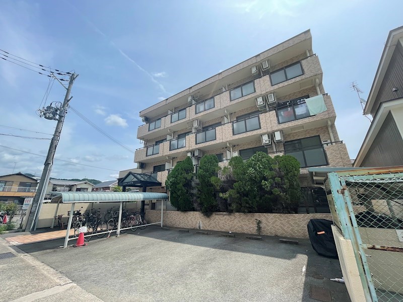 ジュネス城北新町IIIの外観