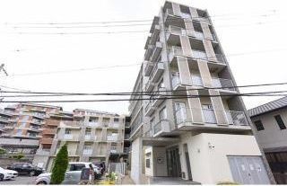 クレセント千里中央の外観