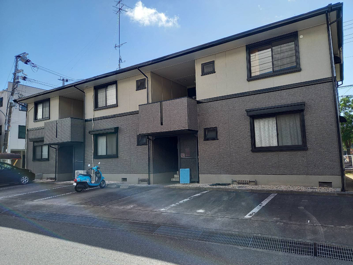 ハイカムール松井の外観
