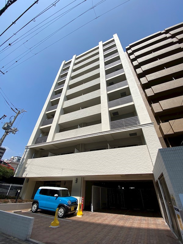 BRAVI新大阪の外観