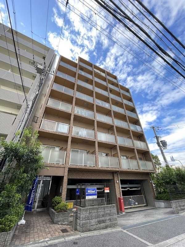 AZURE　ESAKAの外観