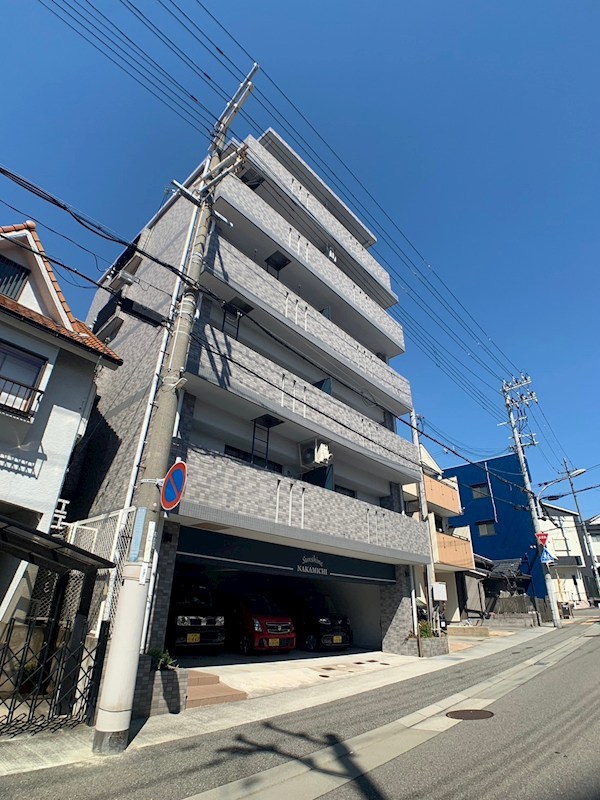 サンシャイン中道の外観