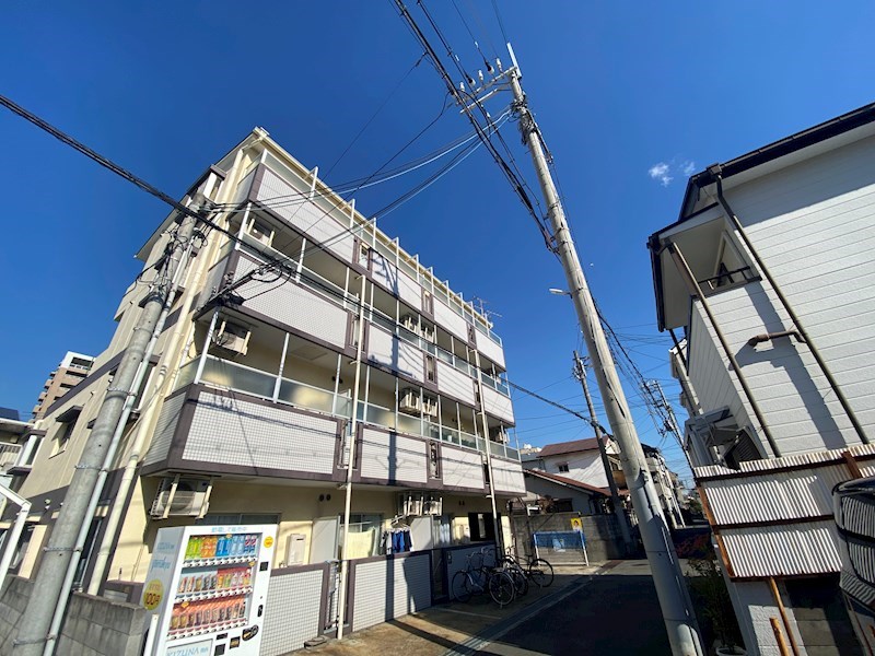 ルーブル西灘の外観
