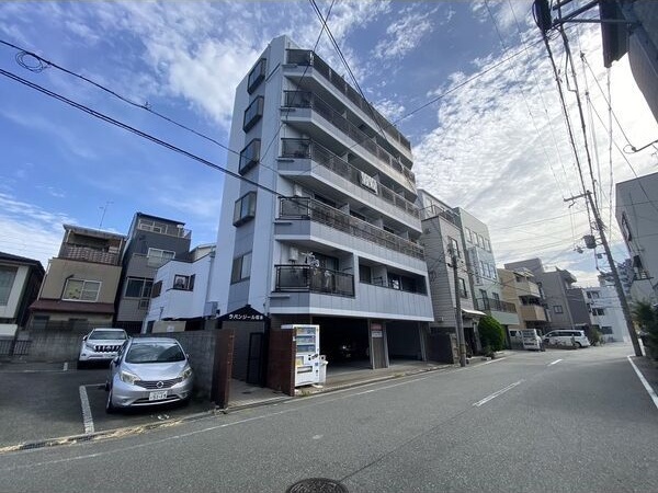 ラパンジール塚本の外観