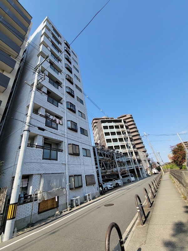 パレス江坂の外観