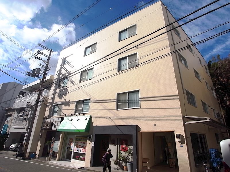 ラムール鈴蘭台の外観