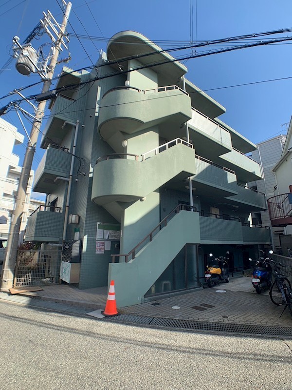 ロイヤルシャトーの外観