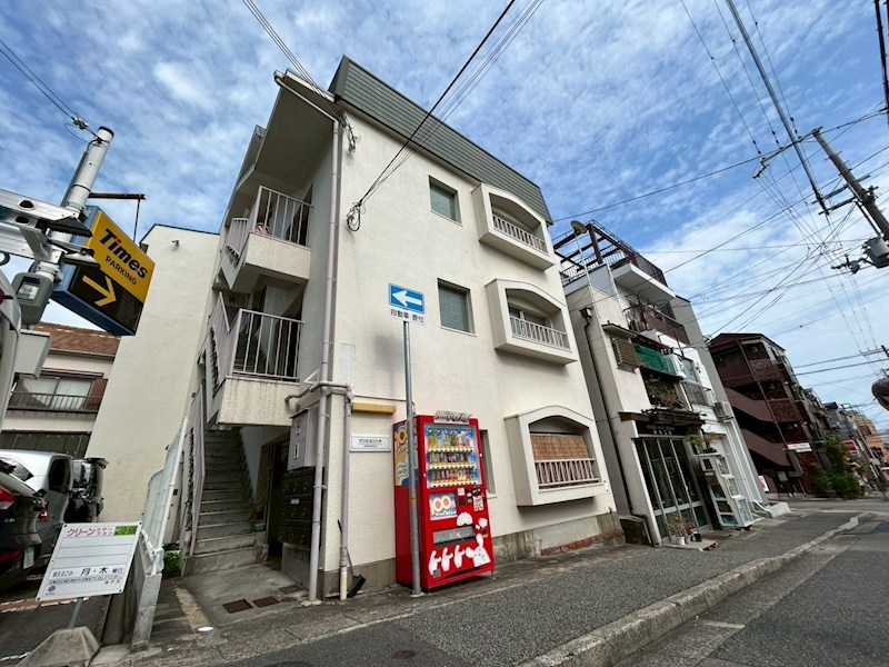 マンションハヤの外観