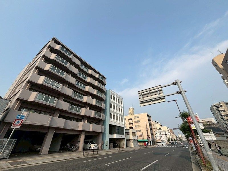 ロイヤルコーポ東雲の外観