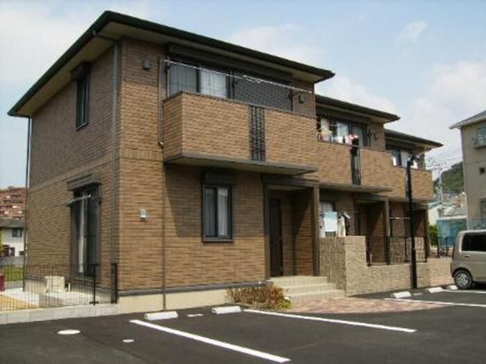 オークスコート西新在家　B棟の外観