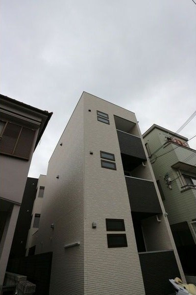 REGALEST西宮北口の外観
