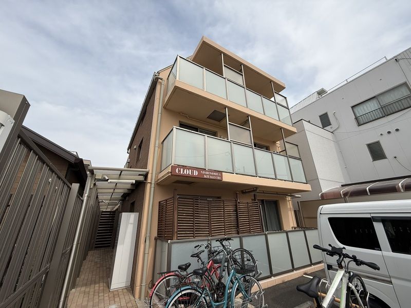 クラウド西宮北口の外観