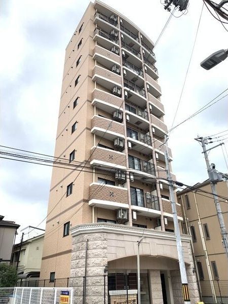 ラグゼ十三東の外観