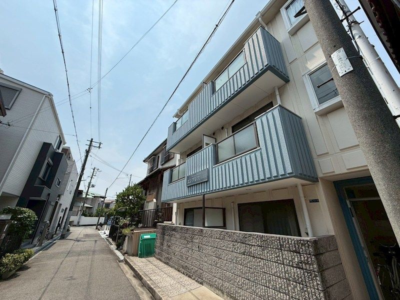 エンプレス南塚口の外観