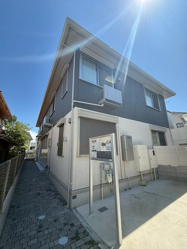 Gibbous House 十三夜の外観