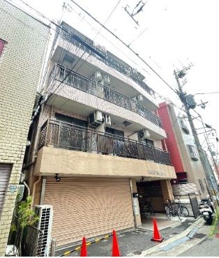 マンエイマンションの外観