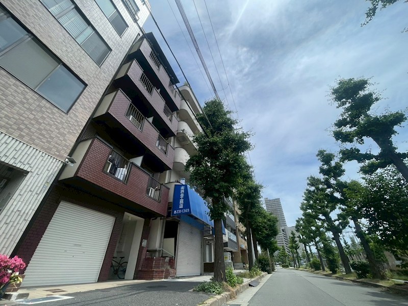 永光ビルディング割塚の外観