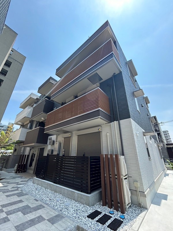 D-PLACE駅南大路の外観
