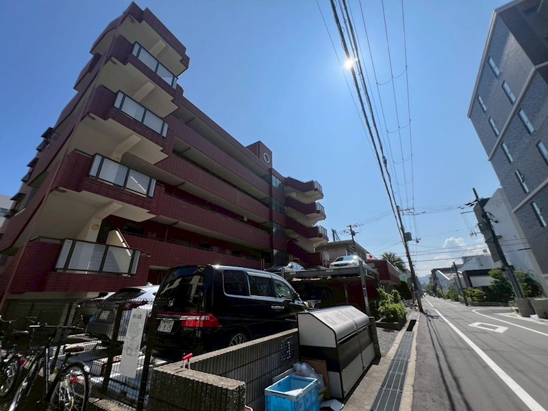 ロイヤル西宮の外観