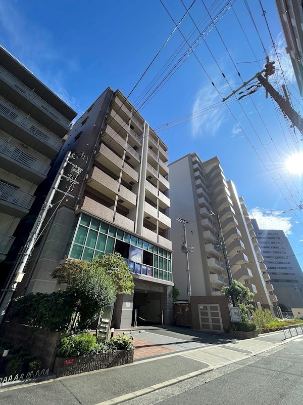 EbyU新大阪の外観