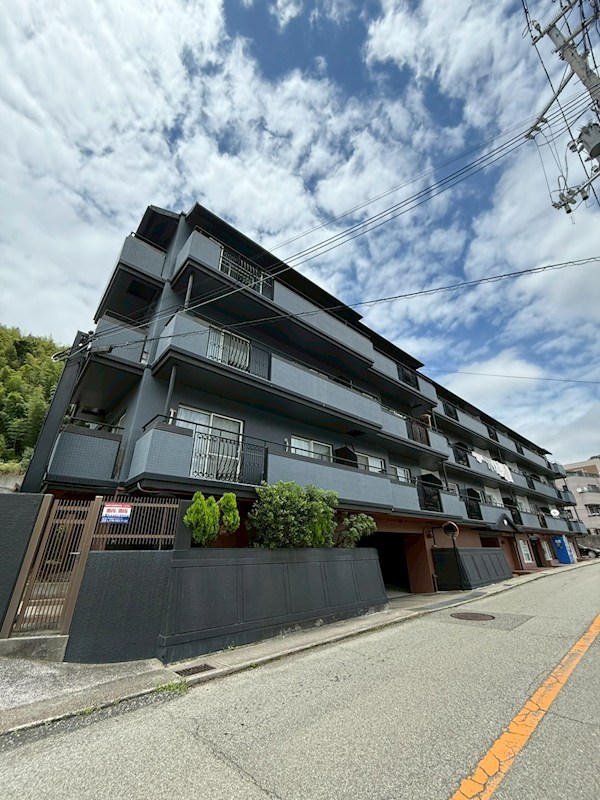 グリーンパレス塩屋の外観