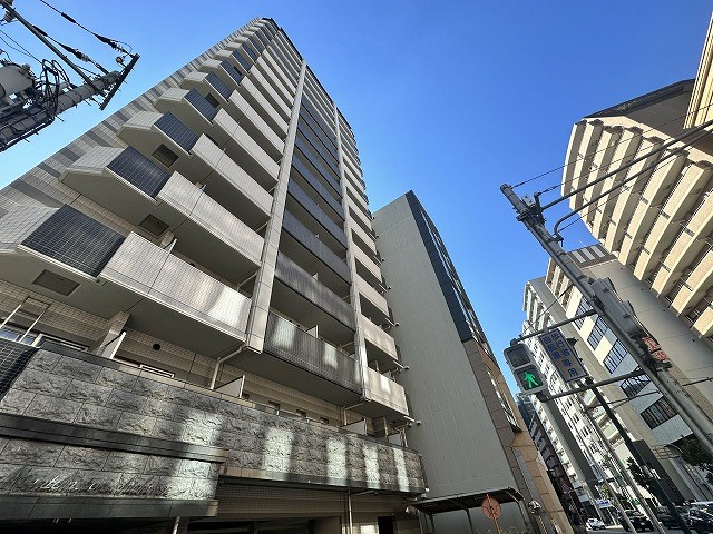 プレサンスみなと元町駅前の外観