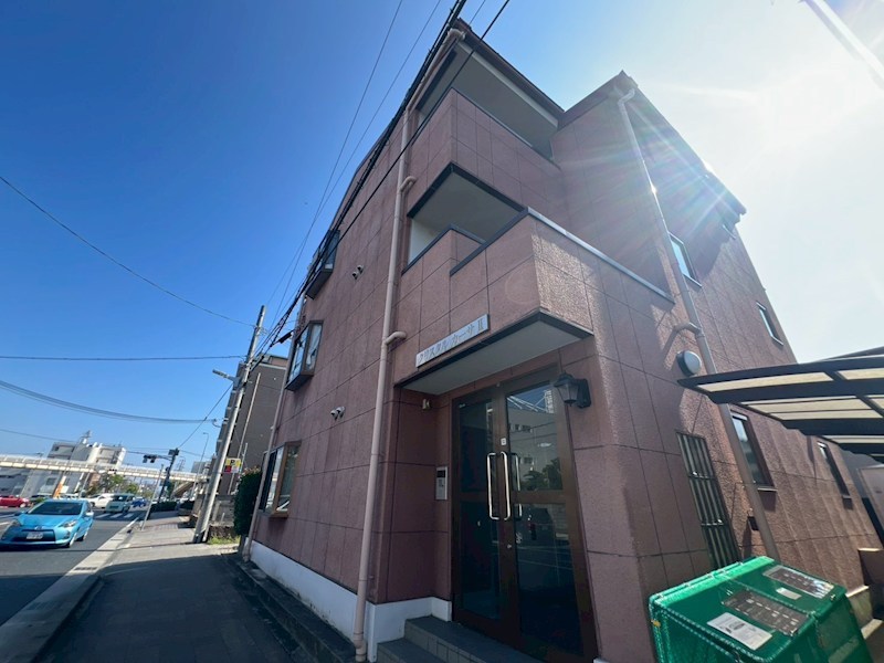 クリスタルカーサIIの外観