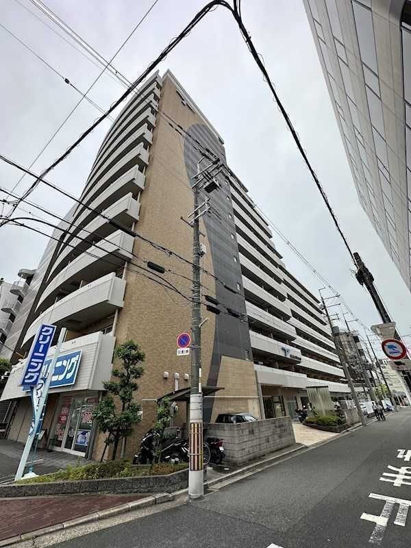 SERENiTE江坂四番館の外観