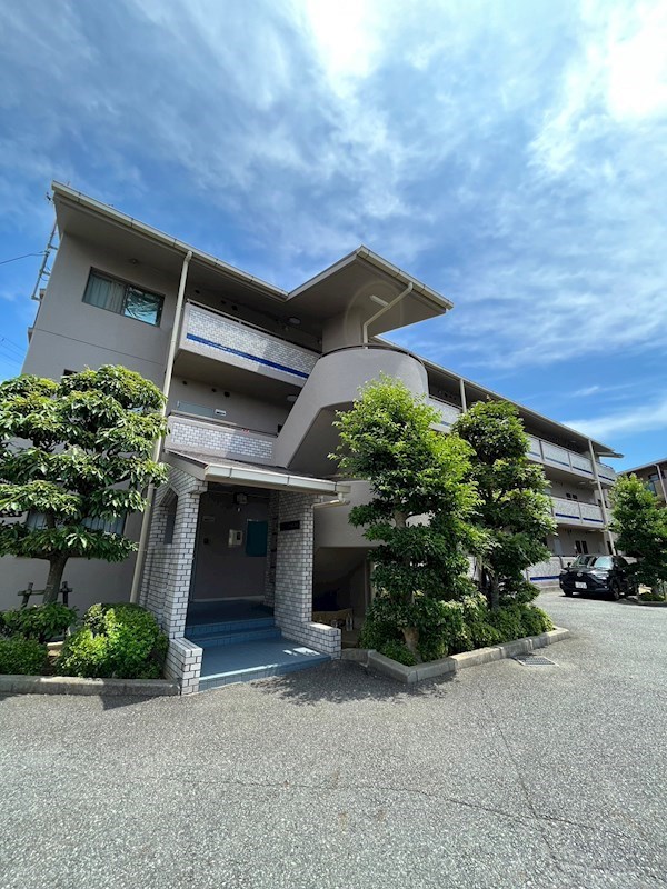 ブルーシャイン桃山の外観