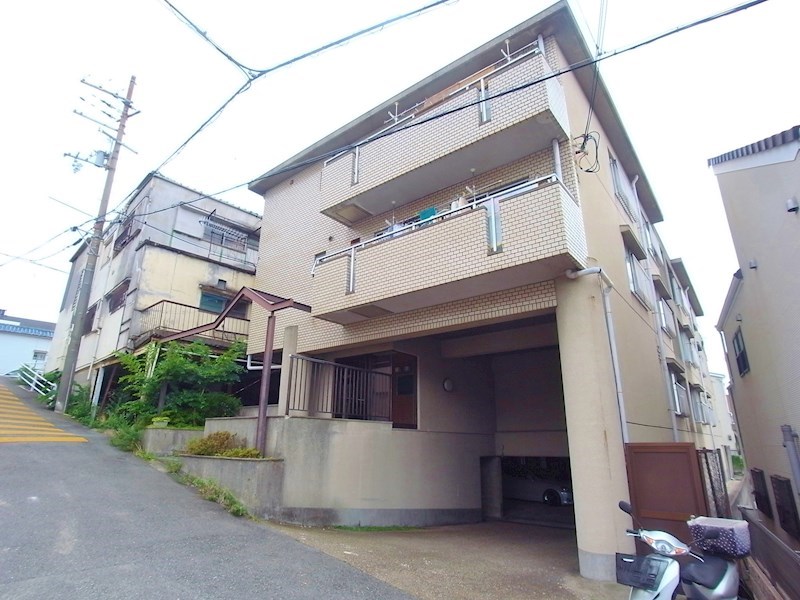 山手ハイツの外観