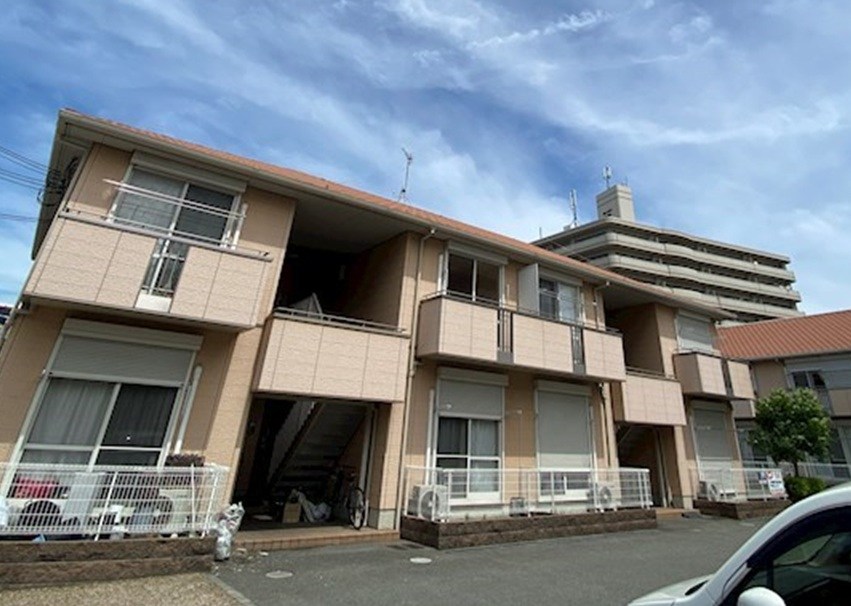 シャーメゾンかみやA棟の外観