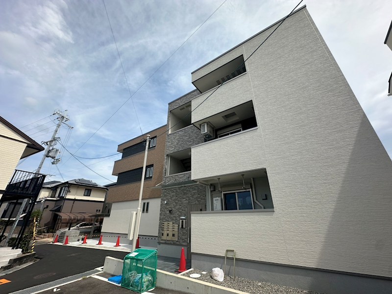フジパレス西宮甲東園III番館の外観