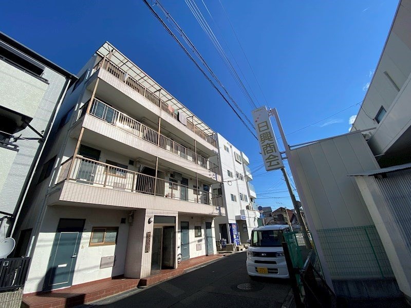 大石マンションの外観