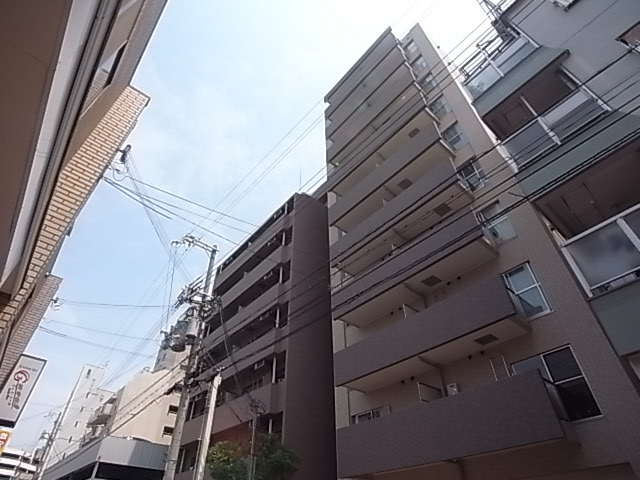 キューブコートの外観