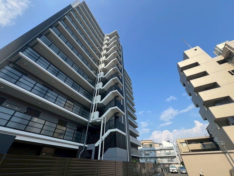 プレサンス西中島南方セレストの外観