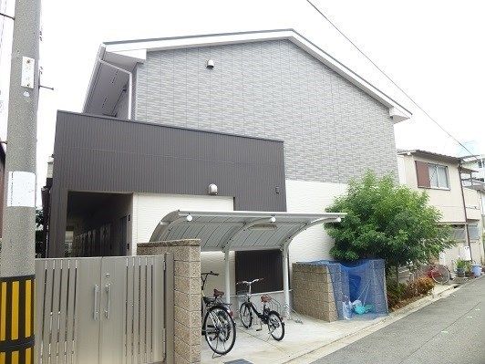 ブレーブエムズの外観