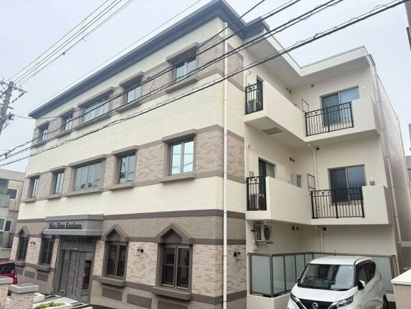 Mica　Eleno苦楽園の外観