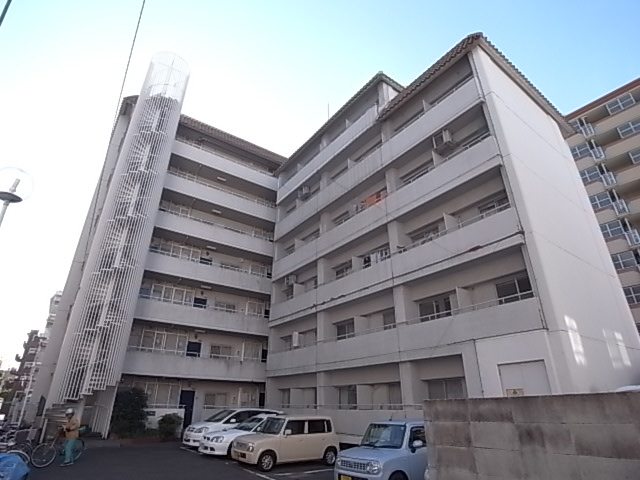 サンハイツ本山の外観