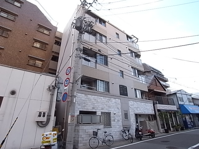 クラウンシティ本山の外観