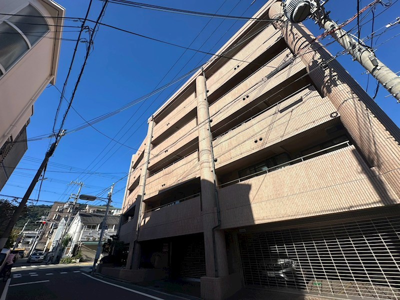 ヴィラヌーブ本山の外観