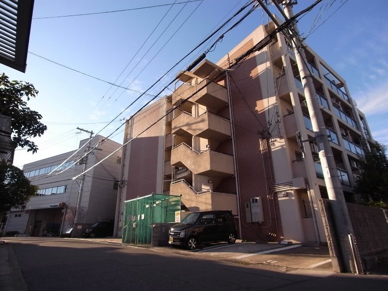 ラピート大蔵II号棟の外観