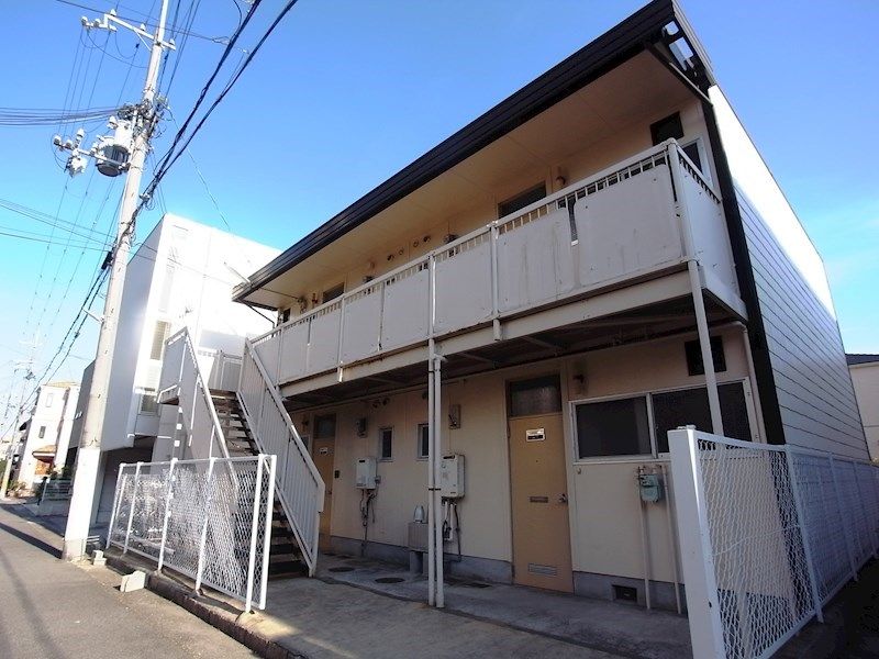 呉川町ハイツの外観