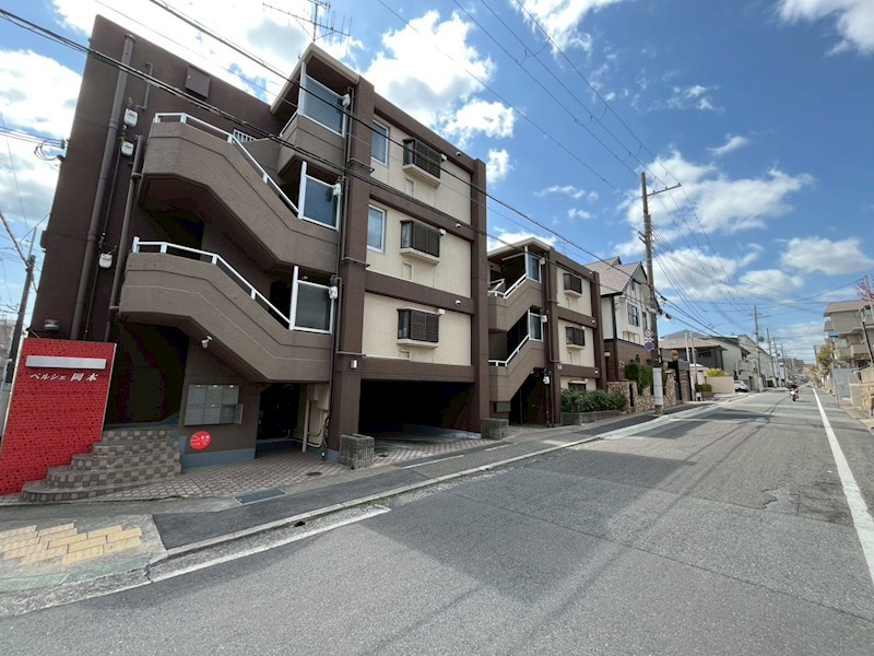 ベルシェ岡本の外観
