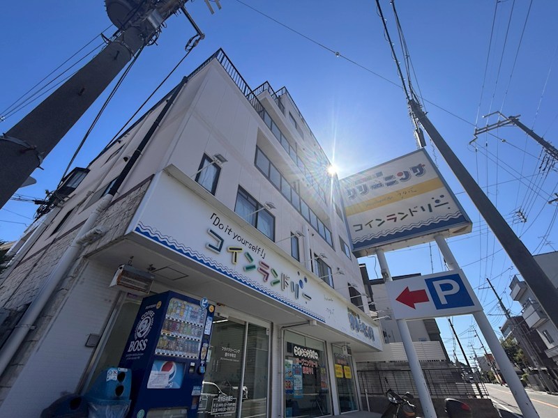 ニッポービルの外観
