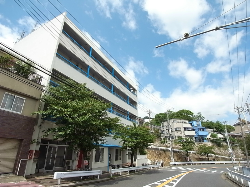 カーサ西山町の外観